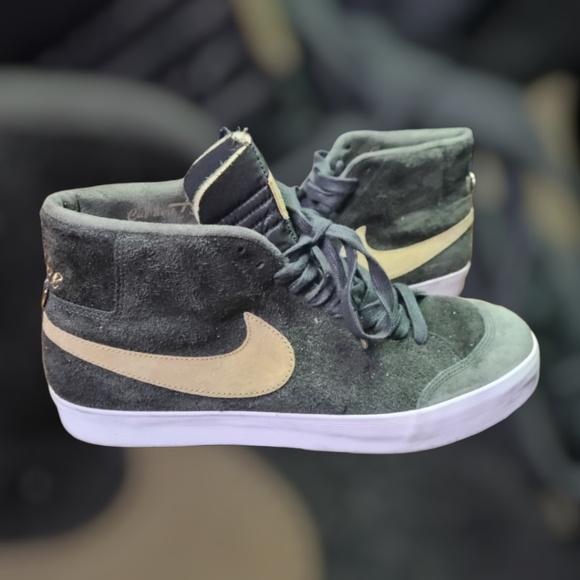 Nike Other - Nike SB Zoom Blazer Mid QS Green Sequoia/FLT Gold Size 12